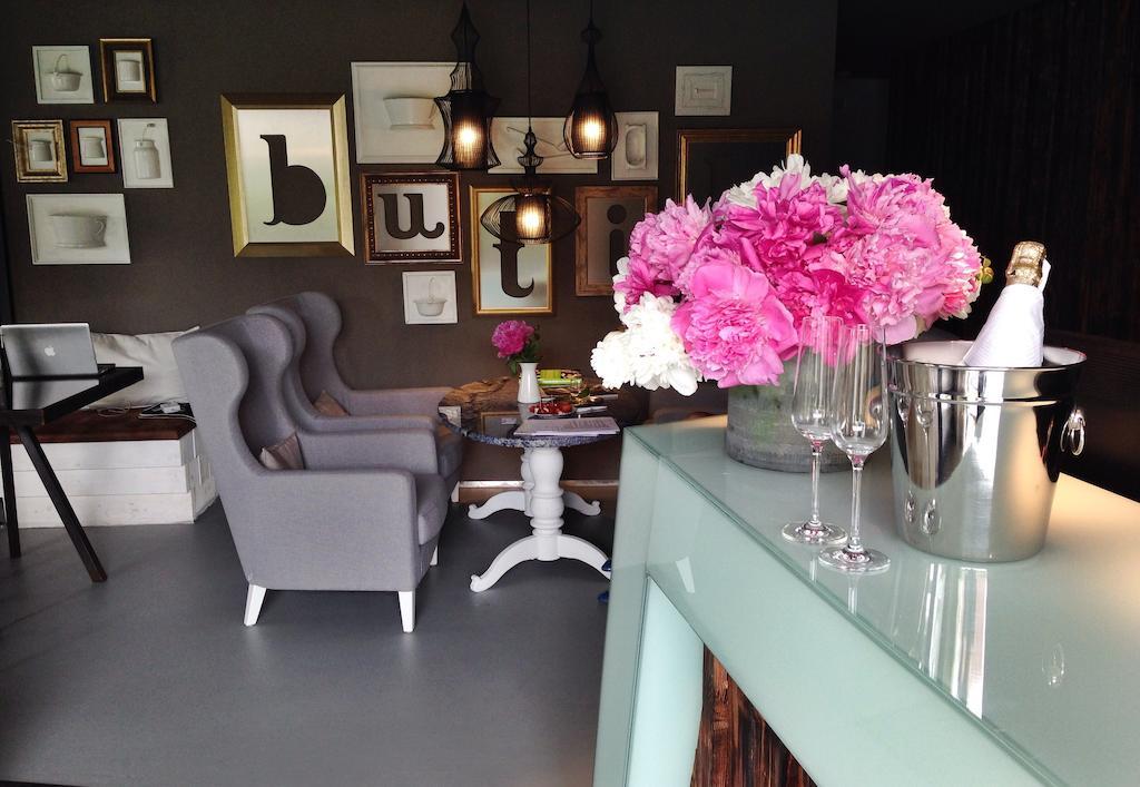 Butik Design Rooms Abádszalók Εξωτερικό φωτογραφία