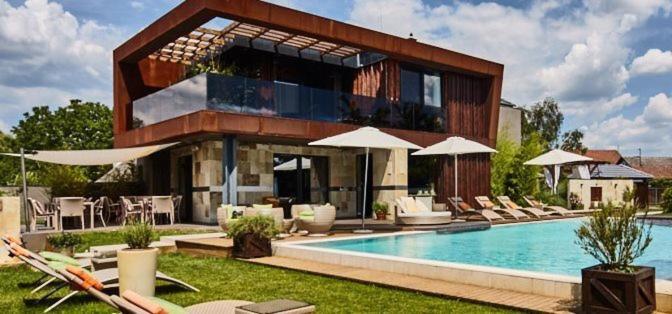 Butik Design Rooms Abádszalók Εξωτερικό φωτογραφία